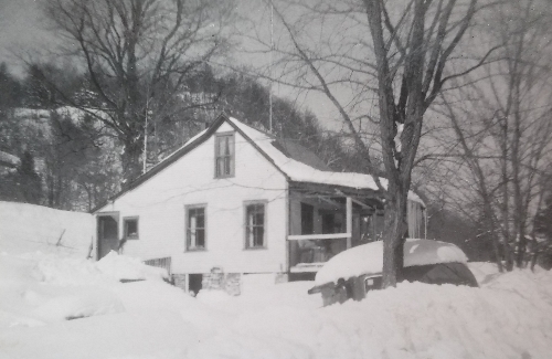 mindsalvage-com-cavendish-vt-home-winter